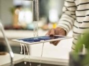 Sony представила на выставке непромокаемые планшет и смартфон. Видео