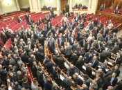 Утвержденный ВР госбюджет-2014 еще не отнесли Януковичу на подпись