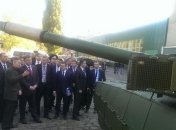 Порошенко пообещал увеличение заказов оборонных предприятий