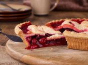 Лучшее к чаю - это вишневый пирог