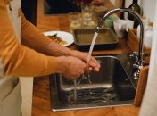 Ця проста процедура добре відчистить вашу раковину