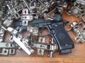 Пограничники на КПВВ "Зайцево" обнаружили в автомобиле оружие и боеприпасы