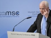 Маккейн обвинил Трампа в противоречии самому себе