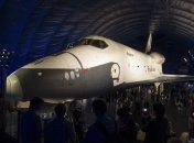 В Нью-Йорке на всеобщее обозрение выставлен шаттл "Энтерпрайз"