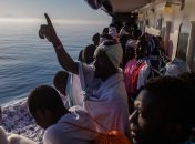 В Италии провели массовые спасения мигрантов из Средиземного моря