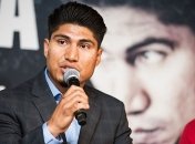 Майки Гарсия убегает от Ломаченко в другой вес