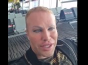 "Лицо русского мира": застрявший в украинском аэропорту блогер из России насмешил сеть (видео)