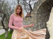 "Ивановна всех перебила": Леся Никитюк насмешила сеть роликом, на котором бьется яйцами с родственниками на Пасху