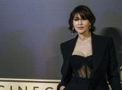 Как всегда прекрасна: Моника Беллуччи украсила обложку французского Elle (Фото)