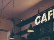 Уряд назвав вимоги до роботи магазинів і терас кафе під час карантину