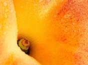 Женщинам полезны персики