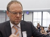 Власенко в очередной раз пытались облить зеленкой