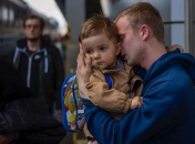 Отцы с малолетними детьми могут получить право выезда