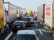 В Киеве с сегодняшнего дня ограничили въезд грузовиков 