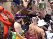 Школьников отстранили от занятий за "Harlem Shake" (Видео)