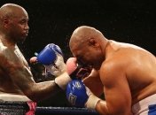 Малик Скотт деклассировал Алекса Леапаи