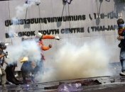 2 человека погибли, 143 получили ранения в столкновениях в Бангкоке