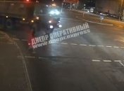 Грузовик четырежды переехал женщину на переходе в Днепре: момент ДТП попал на видео