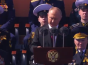 владимир путин выступил на параде в москве