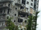 "Бачив, як ракета летить у мій будинок": як зараз виглядає зруйнована багатоповерхівка у Харкові (фото, відео)