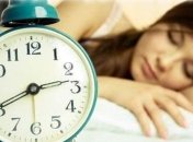 Медики рассказали, почему полезно спать на левом боку