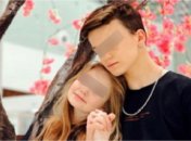 Мать 8-летней модели нарушила молчание и ответила, живет ли ее дочь с 13-летним блогером