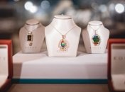 Які прикраси не варто вдягати в подальших сезонах