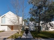 Современный дом с полем для гольфа в Аргентине (Фото) 