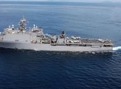РФ отправила сторожевой корабль следить за десантным кораблем США в Черном море