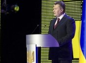 Янукович: Мы должны пройти все испытания, которые дает нам Бог
