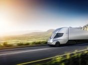 Tesla презентовала первый электрический грузовик Semi