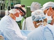 Большинство хирургов оперируют под музыку