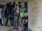 Нацгвардия Венесуэлы атаковала протестующих на границе с Колумбией 