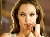 Анджелина Джоли устранила судью по бракоразводному делу с Брэдом Питтом