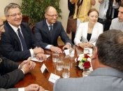 Кличко поговорил с Коморовским 