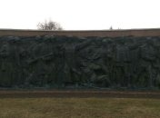 Неизвестные повредили монумент Вечной Славы в Ровно (Фото)