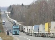 На украино-словацкой границе образовалась километровая очередь: названа причина 