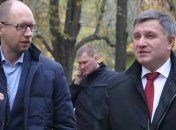 Оболонский суд может допросить по делу о госизмене Януковича Авакова и Яценюка
