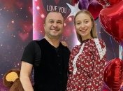 Молодая супруга Виктора Павлика показала, как они с мужем узнали пол ребенка (видео)