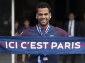 "ПСЖ" платит Алвесу 700 тыс евро в месяц