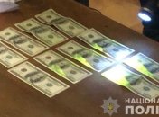Вымогал деньги у участника боевых действий: В Житомире задержали врача