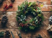 Вінок символізує радість і очікування Різдва (зображення створено за допомогою ШІ)