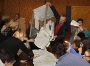 Литвин считает, что выборы состоялись "по-украински"