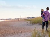 С Днем отца 2020! Милые СМС-поздравления и открытки