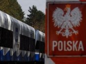 Пограничники нашли россиянку в чемодане француза