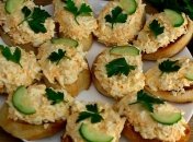 Навіть нашвидкуруч можна приготувати закуску з родзинкою