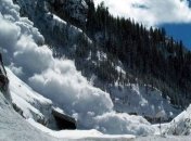 Спасатели предупреждают о лавинной опасности в Карпатах 