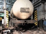 Топливо марки А-95 вытекло из железнодорожной цистерны 