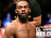 Официантка обвинила Джона Джонса в домогательствах