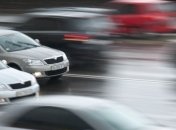 С 1 октября авто должны двигаться с включенными фарами